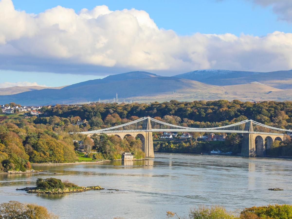 Osborne House Menai Bridge